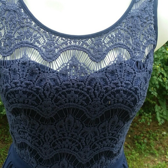 3/$50 Lilly Pulitzer dress size small - Picture 4 of 7